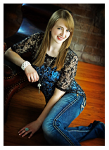 senior portrait McKenzie Larson - Janesville Craig HS